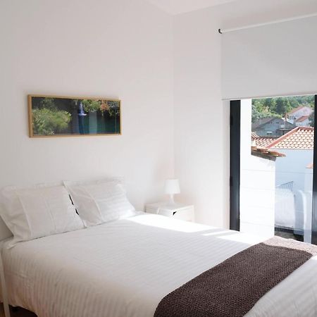 Casa Da Ribeira Guesthouse Cha de Alvares المظهر الخارجي الصورة