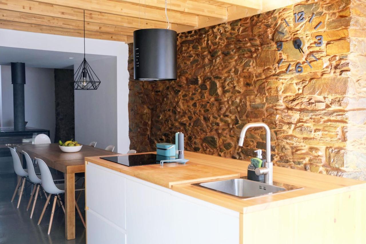 Casa Da Ribeira Guesthouse Cha de Alvares المظهر الخارجي الصورة