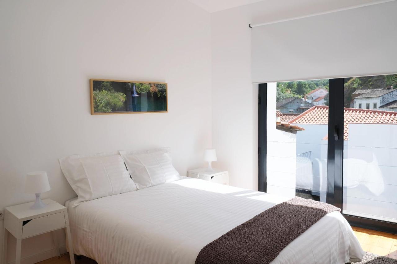 Casa Da Ribeira Guesthouse Cha de Alvares المظهر الخارجي الصورة